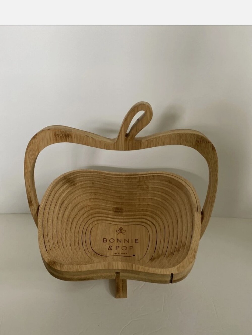 Natural Bamboo Apple-Shaped Cutting/Serving Board